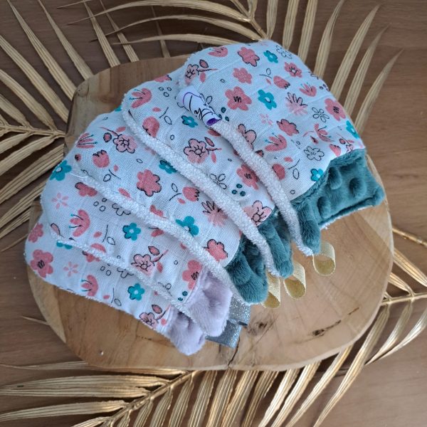 Lot de 5 débarbouillettes- Mini gants d’apprentissage pour enfant-Mix Lilas/Vert/Blanc/Fleurs – Image 5