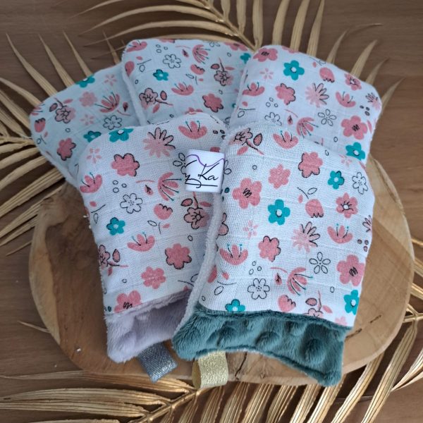 Lot de 5 débarbouillettes- Mini gants d’apprentissage pour enfant-Mix Lilas/Vert/Blanc/Fleurs – Image 6