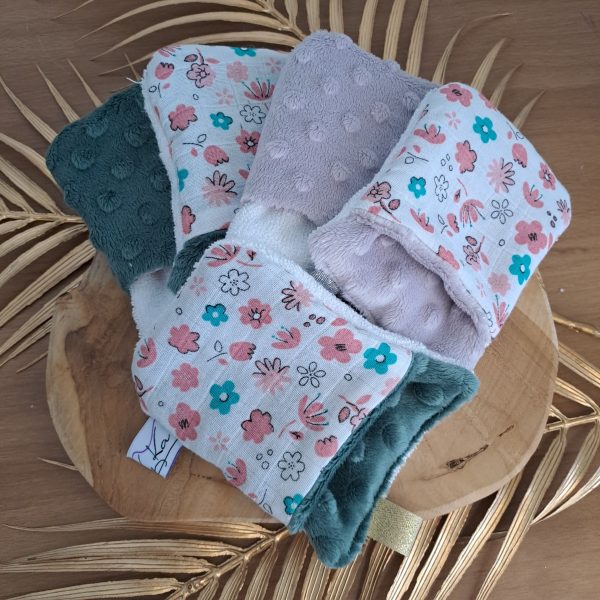 Lot de 5 débarbouillettes- Mini gants d’apprentissage pour enfant-Mix Lilas/Vert/Blanc/Fleurs – Image 12