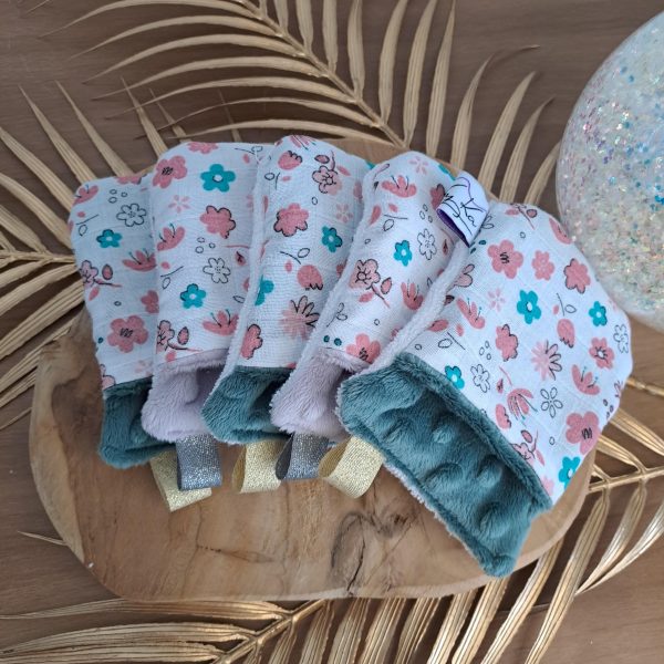 Lot de 5 débarbouillettes- Mini gants d’apprentissage pour enfant-Mix Lilas/Vert/Blanc/Fleurs – Image 13