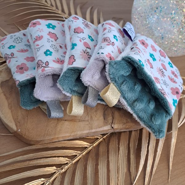 Lot de 5 débarbouillettes- Mini gants d’apprentissage pour enfant-Mix Lilas/Vert/Blanc/Fleurs – Image 15